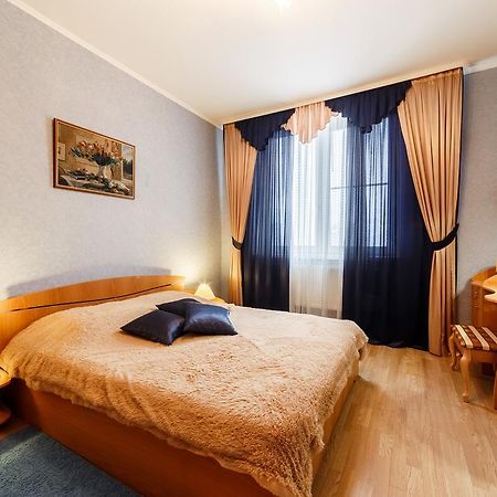 Apartment Domashny Uyut Na Belinskogo 41 Luxe Ekaterinburg Ngoại thất bức ảnh