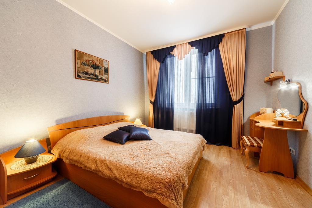 Apartment Domashny Uyut Na Belinskogo 41 Luxe Ekaterinburg Ngoại thất bức ảnh